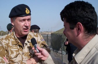 Generalul Andrew Stewart: Scorpionii roşii au fost în mijlocul luptelor din mai 2004